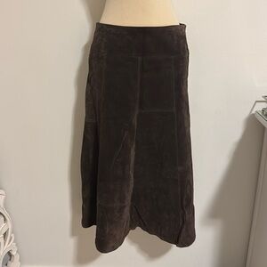 Vintage Jones New York 100% suede brown a line skirt 
Size 4